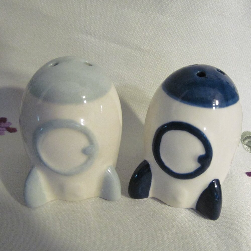 Cracker Barrel Salt and Pepper Shakers ~ Rocket Ships Spaceships ~ NWT
